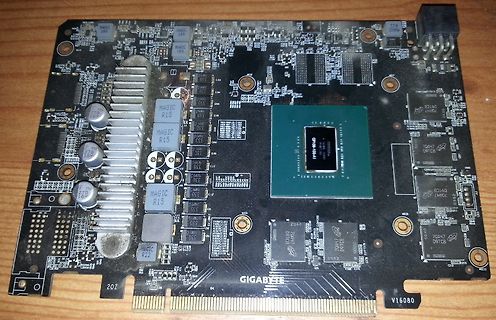 Gigabyte Grafikkarte mit freiliegendem Chip und Bauteilen