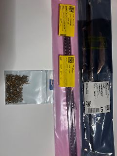 Elektronikbauteile und Verpackungen