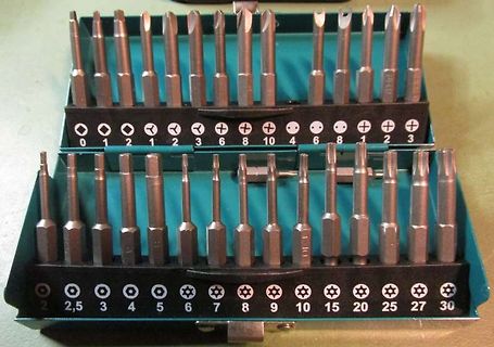 Set von Bits für Schraubendreher in einer Box