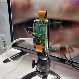 Kamera-Modul auf Leiterplatte auf Stativ