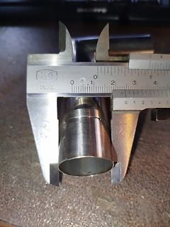 Messung eines Metallzylinders mit Messschieber