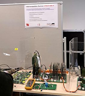 Aufbau eines SPACE AGE 4 Computers mit Platinen