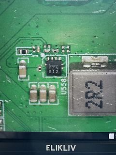 Nahaufnahme einer Leiterplatte mit SMD-Bauteilen