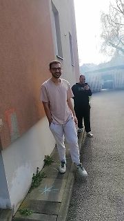 Zwei Männer im Freien