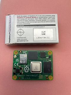 Raspberry Pi Compute Module 4 und Verpackung