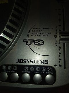 Detailaufnahme eines JBSYSTEMS TR3 Plattenspielers