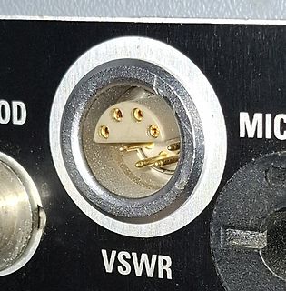 Nahaufnahme einer XLR-Buchse an einem Gerät