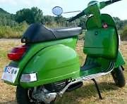 Grüner Motorroller