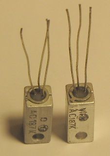 Zwei AC187K Transistoren