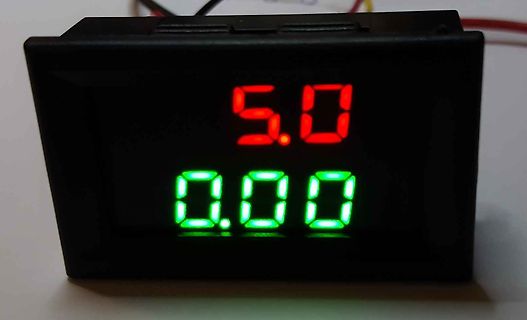 Digitales Display mit Messwerten