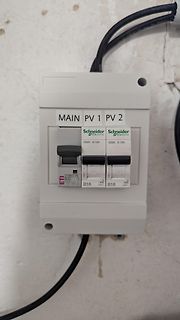 Schneider Electric Sicherungsautomat mit Beschriftung