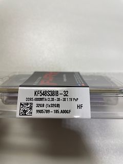 Etikett eines Kingston DDR5 RAM-Moduls