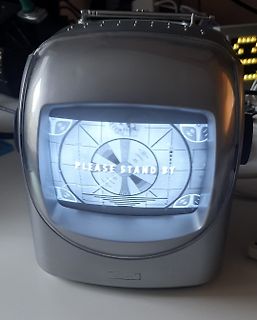 Retro-Fernseher mit Standby-Bildschirm