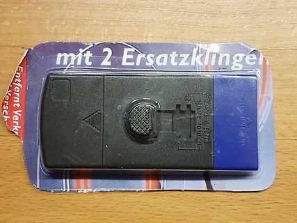 Verpackung eines Rasierers mit Ersatzklingen