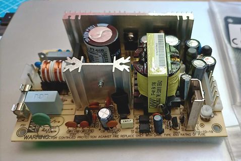 Leiterplatte eines Schaltnetzteils mit Bauteilen