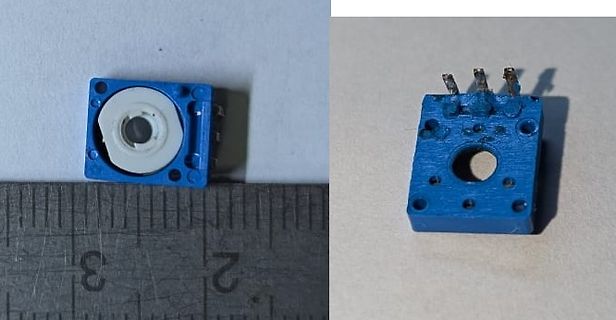 Blauer mechanischer Tastenschalter mit Linearmotor-Achse