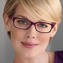 Porträt einer Frau mit Brille