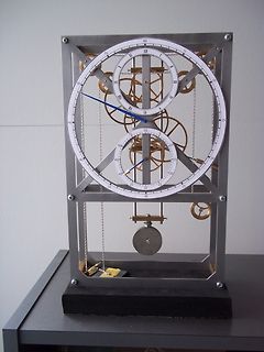 Mechanische Uhr mit Zahnrädern und Pendel