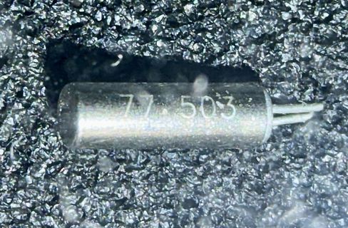 Elektronisches Bauteil mit Aufschrift