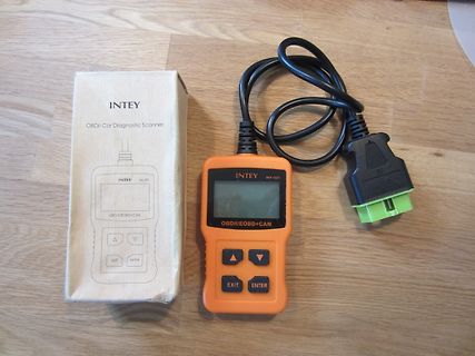 Intey OBDII Car Diagnostic Scanner mit Verpackung