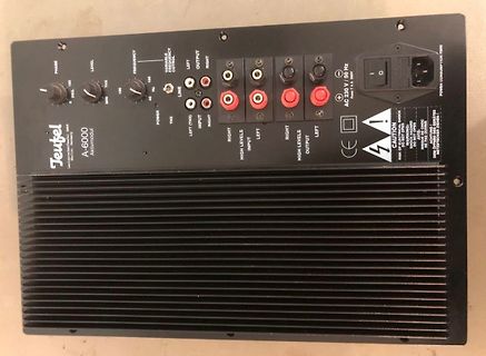 Rückseite eines Teufel A-6000 Audiomoduls