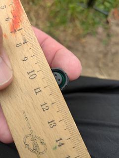 Bauteil neben Holzlineal
