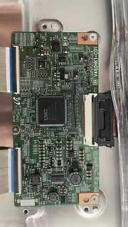 Leiterplatte mit integriertem Chip und Anschlüssen