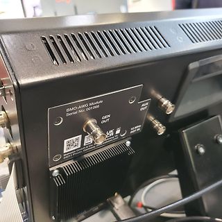 Rückseite eines BMO-AWG Moduls