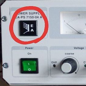 Nahaufnahme eines EA-PS 7150-04 A Labornetzteils