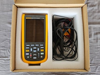 Fluke 125B ScopeMeter in Verpackung