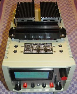Labornetzteil mit Kühlkörpern und Display