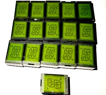 Mehrere grüne 7-Segment-Displays