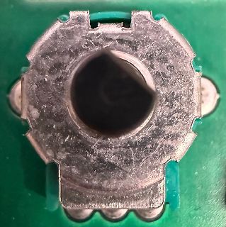 Nahaufnahme eines metallischen Bauteils