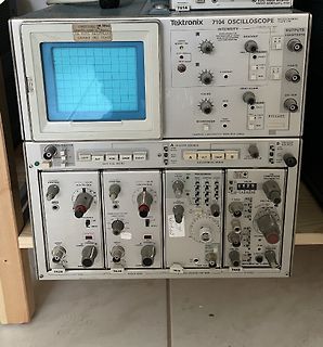 Tektronix 7104 Oszilloskop und Module
