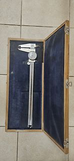 Messschieber in Holzschatulle