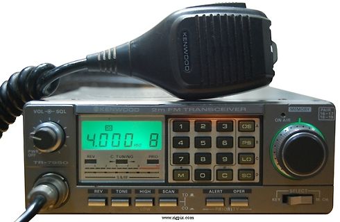 Kenwood TR-7950 Funktransceiver mit Handmikrofon