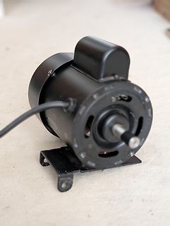 Elektromotor mit Welle und Kabel