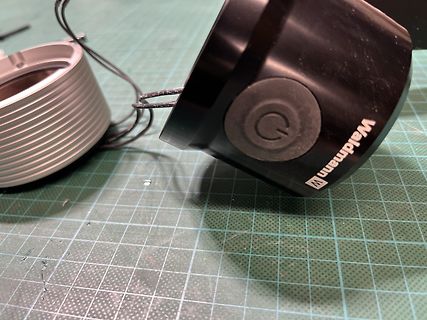 Waldmann Bauteil auf Schneidematte