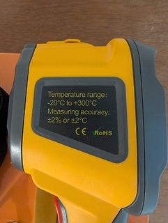 Rückseite eines Infrarot-Thermometers