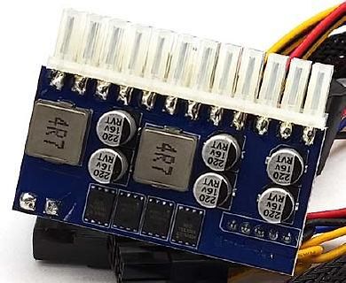 Bestückte Leiterplatte mit Elektrolytkondensatoren und Induktivitäten