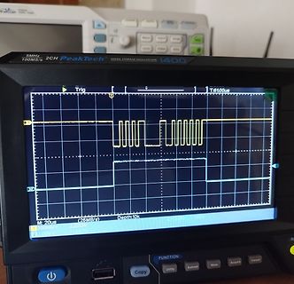 Oszilloskop mit zwei digitalen Signalen