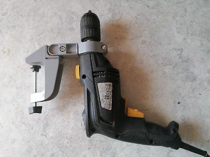 Bohrmaschine mit Bohrfutter und Spannvorrichtung