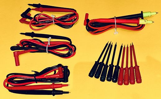 Messleitungen und Tastköpfe für ein Oszilloskop