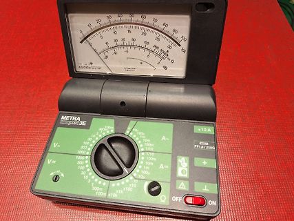 Analoges Multimeter Metra part 3E
