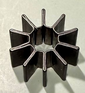 Metallisches Bauteil in Sternform