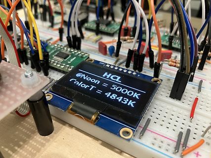 Aufbau mit Display auf Breadboard und Leiterplatten