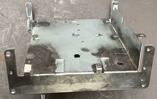 Metallgehäuse oder Halterung aus Blech