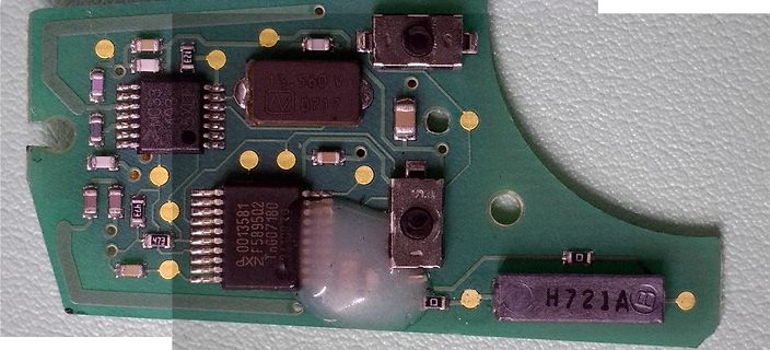 Nahaufnahme einer Leiterplatte mit elektronischen Bauteilen