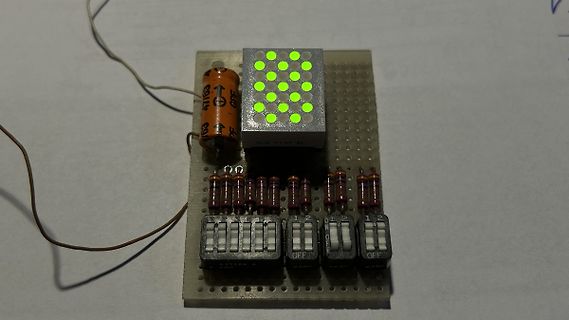 Selbstbau-Schaltung mit LED-Matrix und 7-Segment-Anzeigen