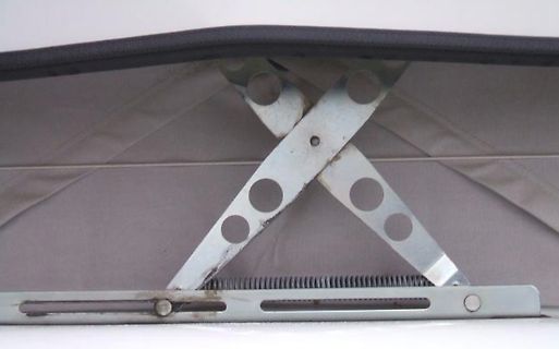 Metallstreben einer Mechanik